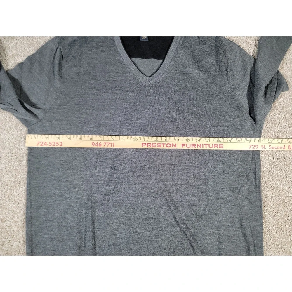 Banana Republic Luxury Blend Mens XL Gray Sweater Silk Wool V-Neck Long Sleeve